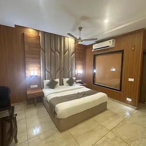 Hotel Destination, Zirakpur
